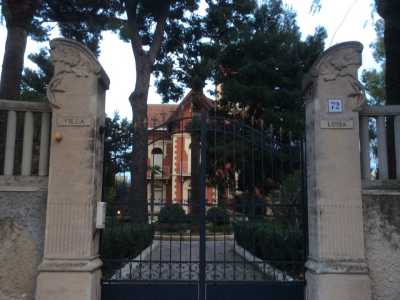 Una delle eleganti e storiche ville che si concentrano su via delle Murge